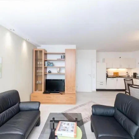 Doeser Seedeich 7, Sd2 *